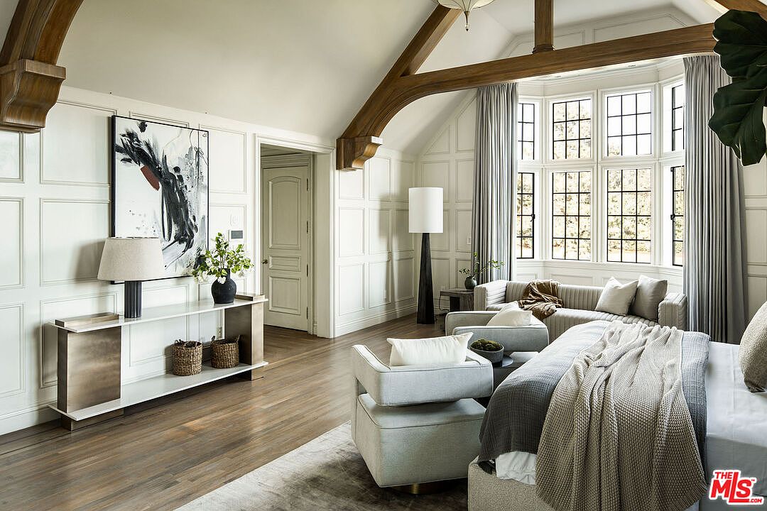 Primary suite retreat